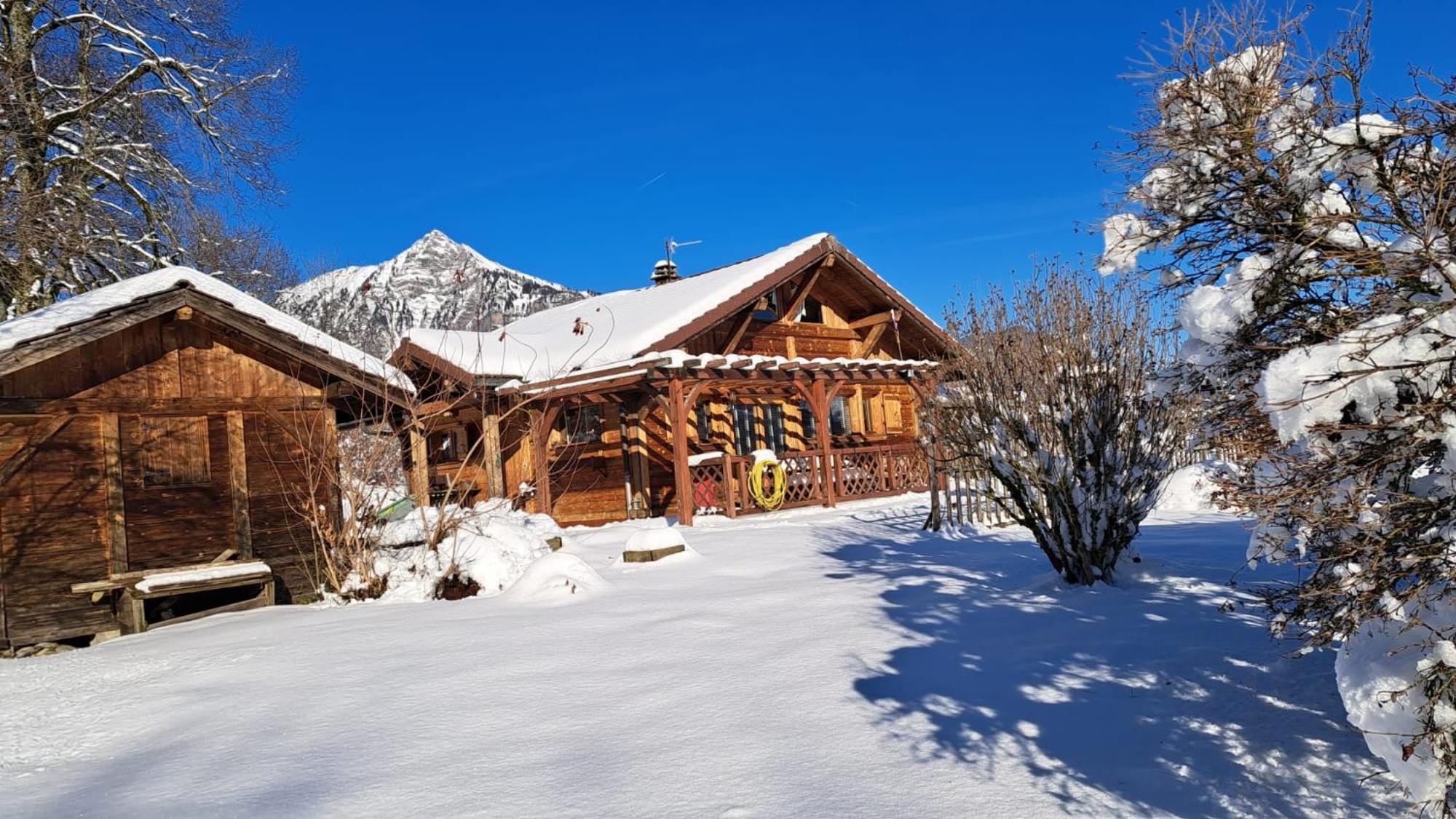 Chalet Cosy Avec Terrasse Plein Sud, 2 Chambres, Au Coeur De La Haute-savoie Châtillon-sur-Cluses