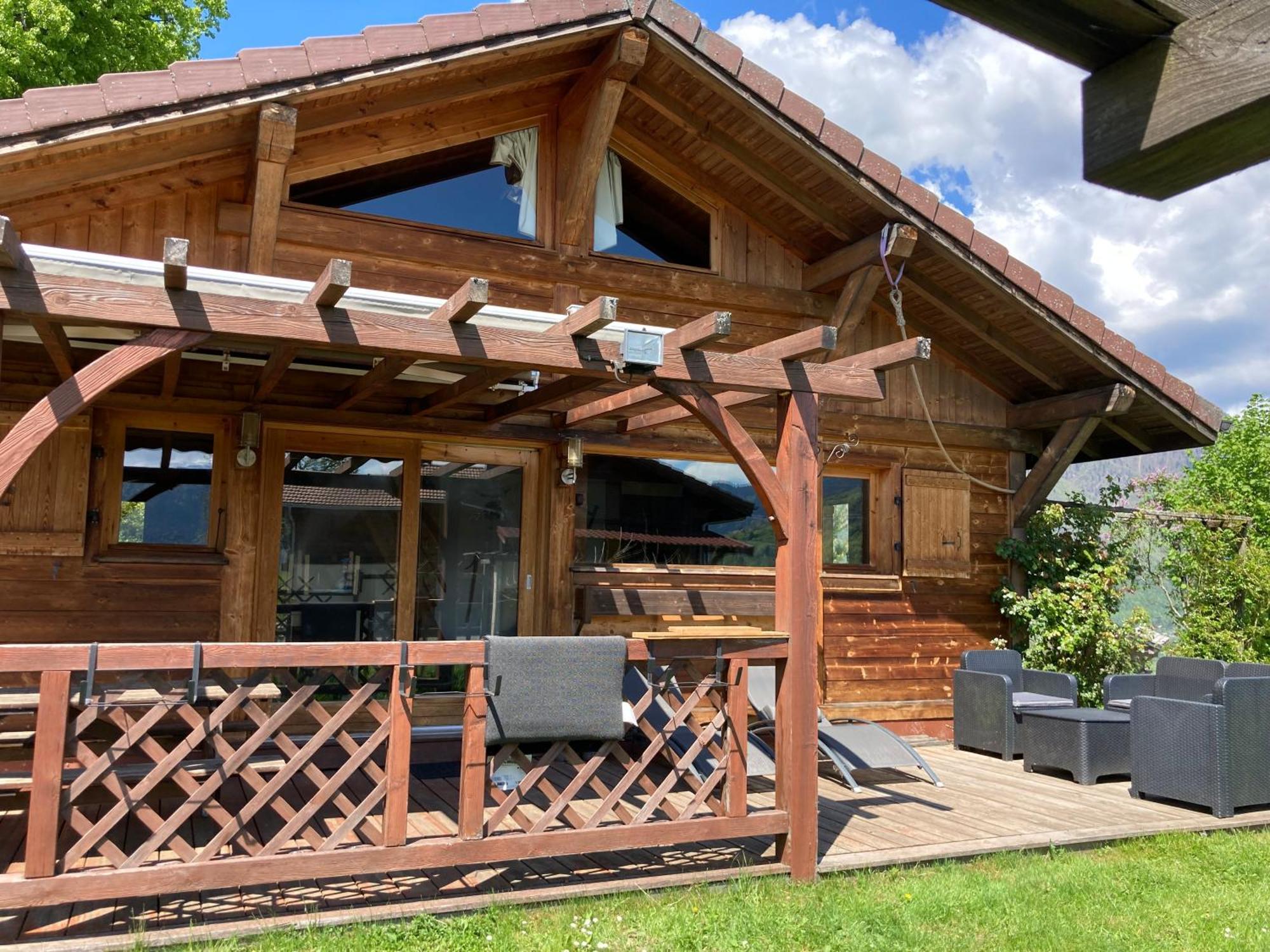 Cosy Avec Terrasse Plein Sud, 2 Chambres, Au Coeur De La Haute-savoie Châtillon-sur-Cluses